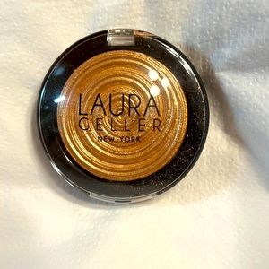 Laura Geller baked gelato swirl illuminator gilded honey